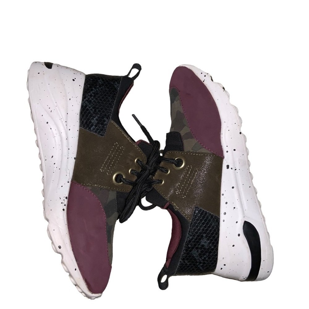 Mad Love Sneakers Steve Madden DUP Comfy Sz 8.5 Plum Brown Suede Camo Snakeskin